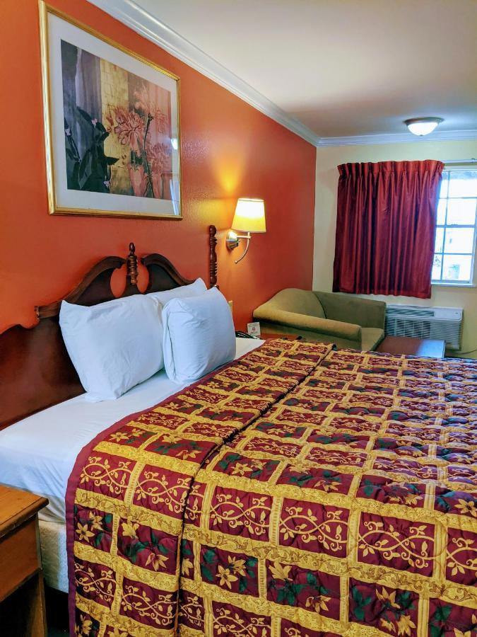 Lake Houmas Inn Екстериор снимка