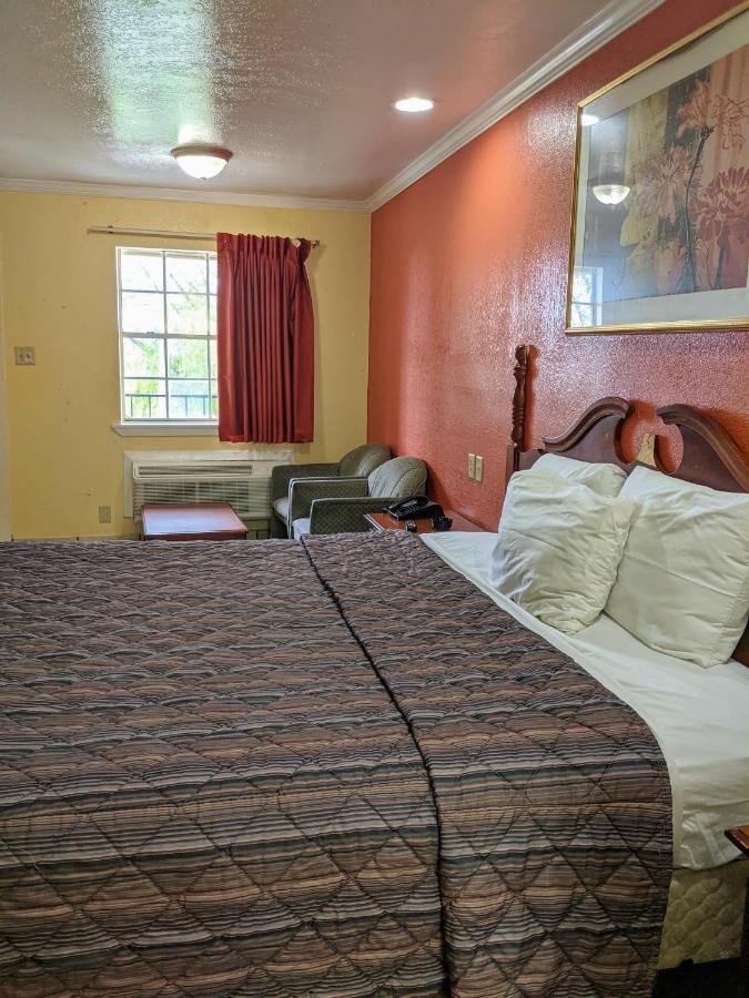 Lake Houmas Inn Екстериор снимка